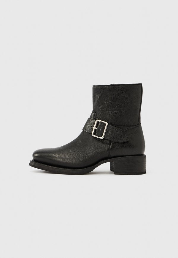 Dsquared2
