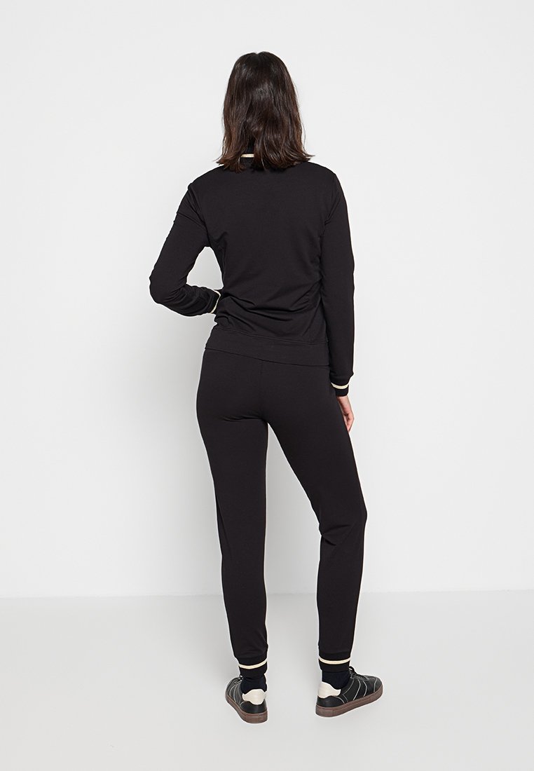 EA7 Emporio Armani Trainingsanzug Media 3