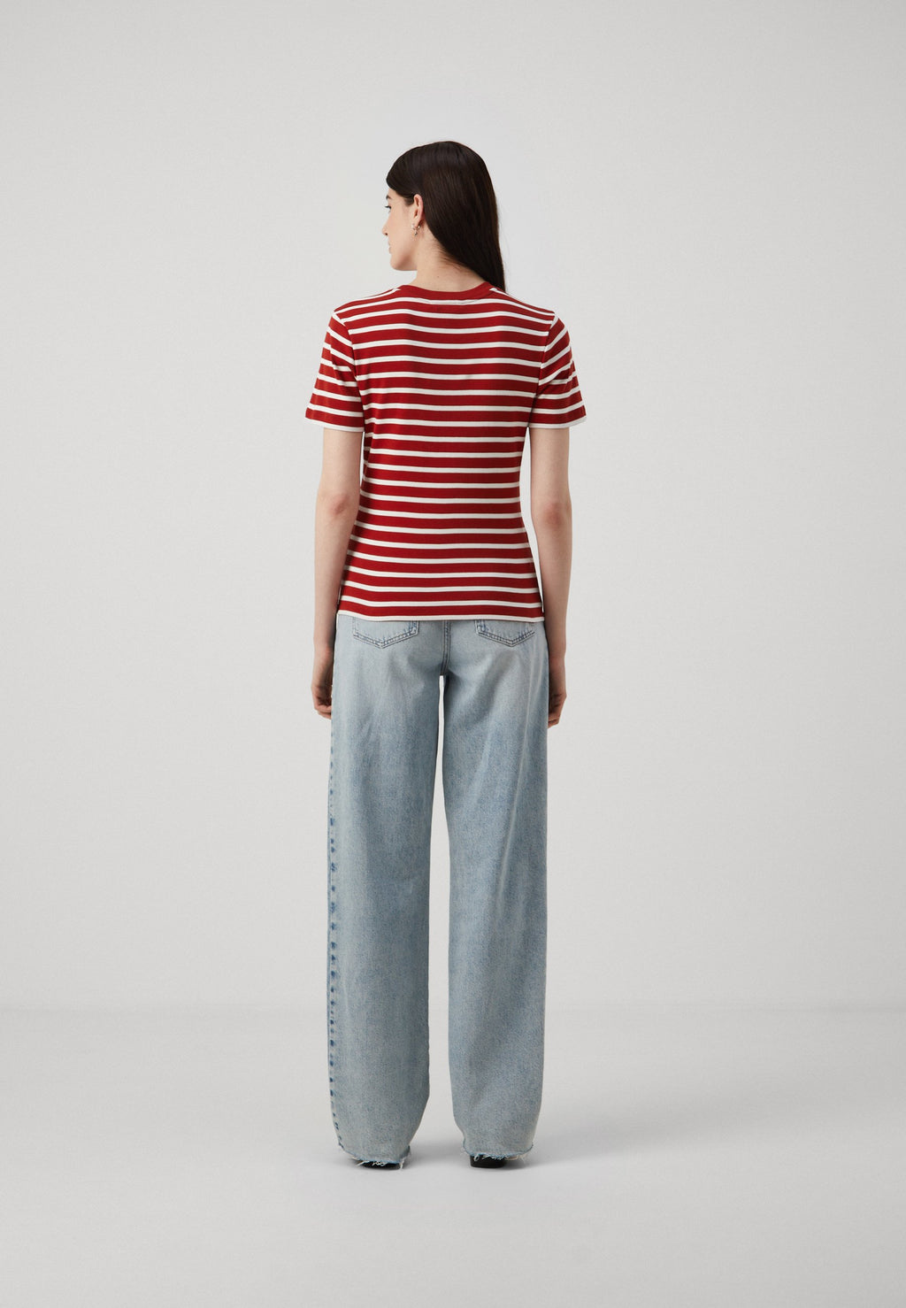 SLIM CODY TEE Media 4