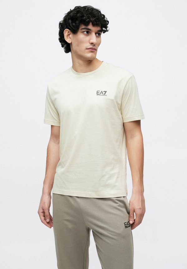 EA7 Emporio Armani TRAIN LOGO SERIES TEE EXTENDED LOGO  UNISEX