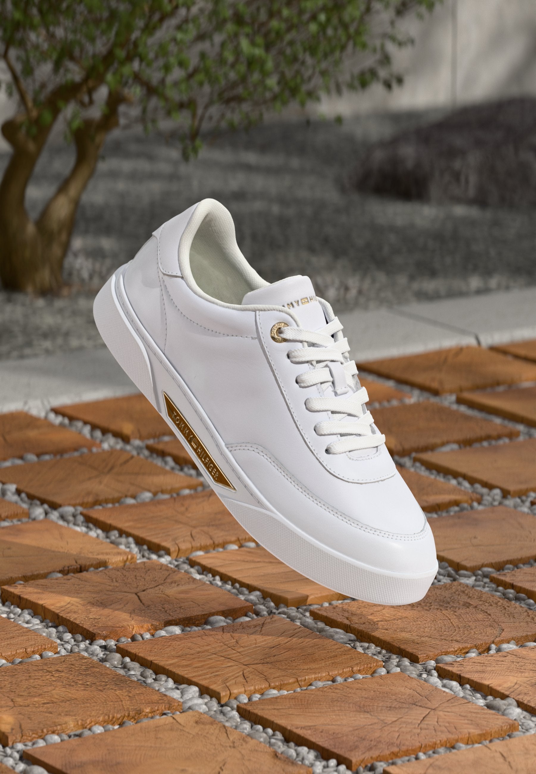 ESSENTIAL CHIC COURT Media 1