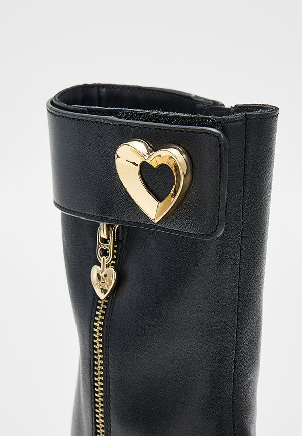 Love Moschino
