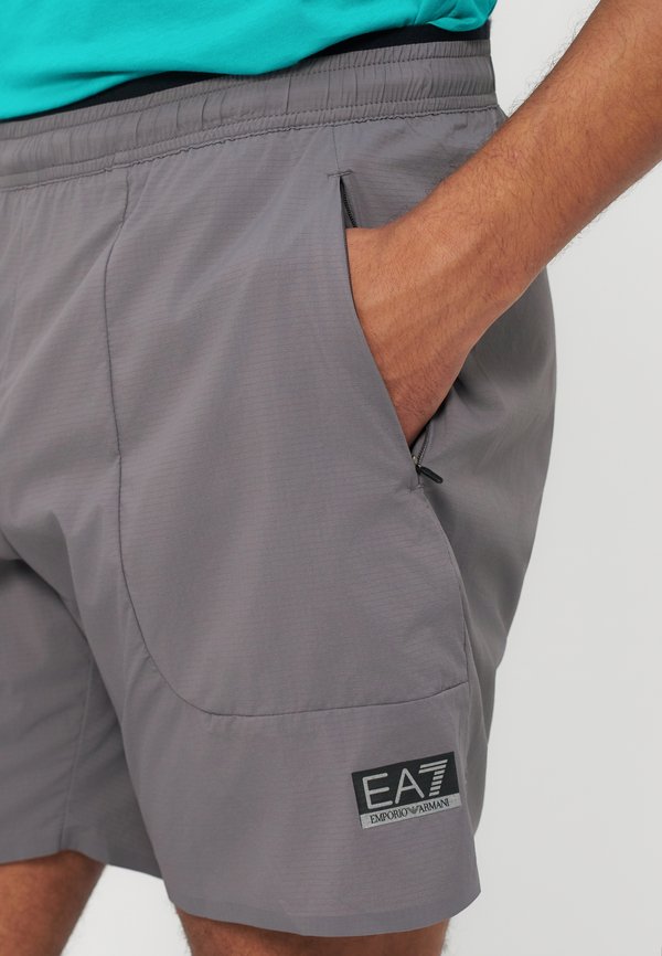 EA7 Emporio Armani