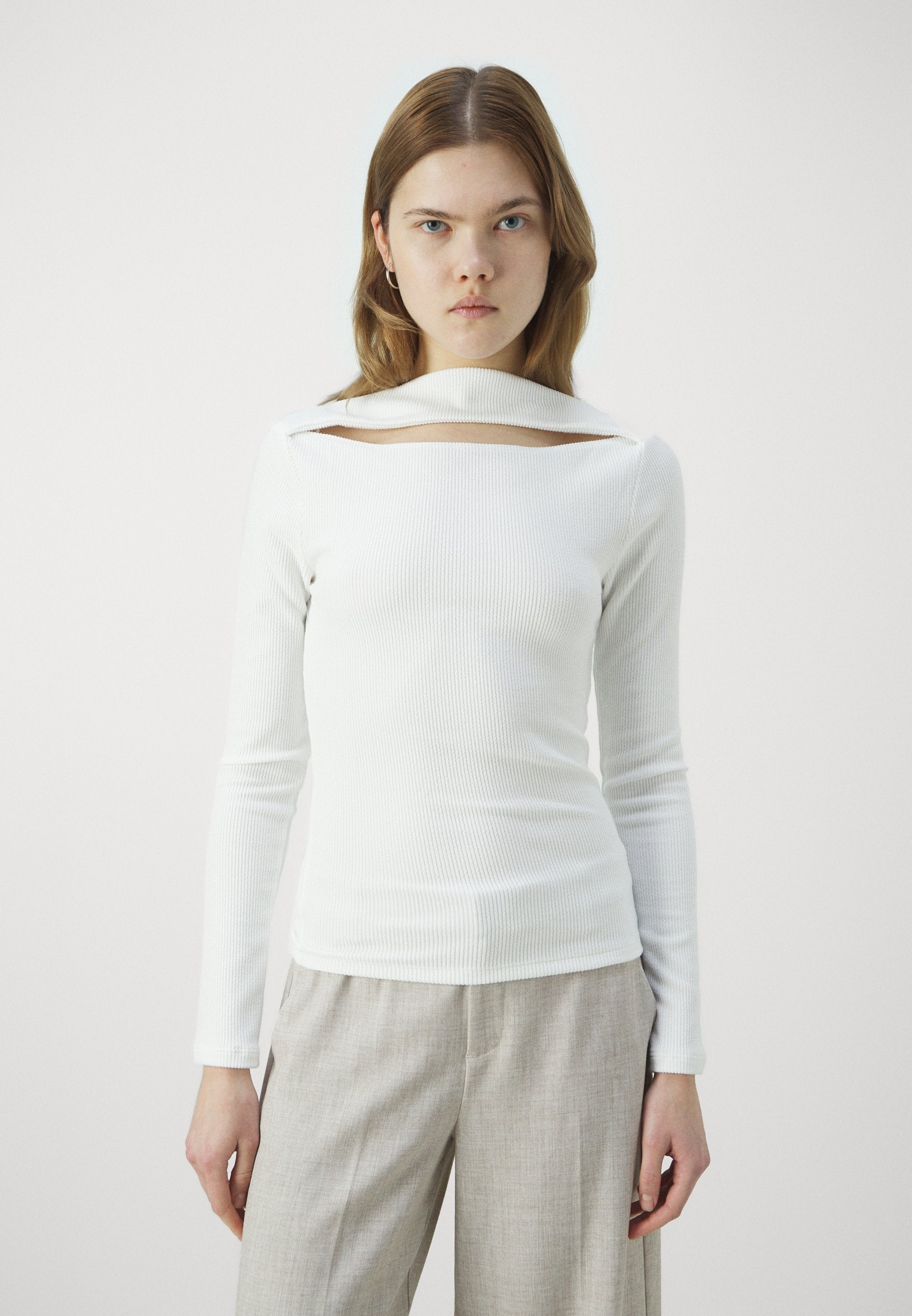 Gina Tricot CUT OUT
