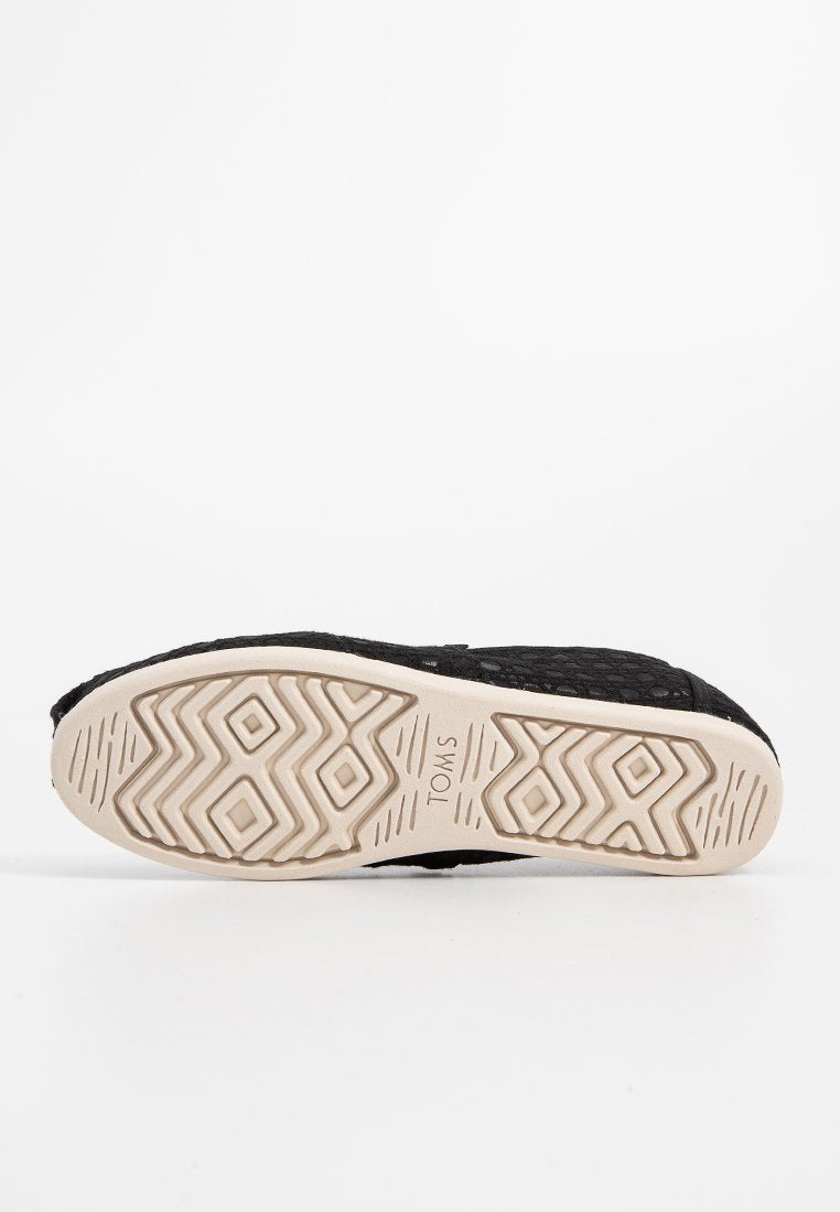 TOMS BASKET