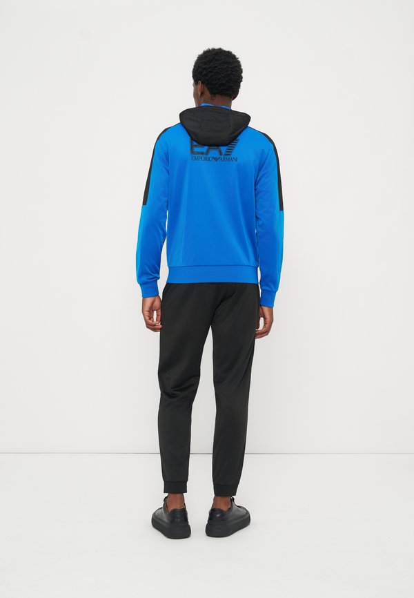 EA7 Emporio Armani