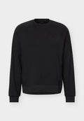 Schwarzes Sweatshirt mit langen Ärmeln und rundem Ausschnitt, mit gerippten Bündchen an Ärmeln und Saum, das ein kleines, dezentes Nike-Logo auf der linken Brust zeigt.
