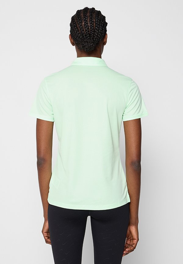 Nike Performance