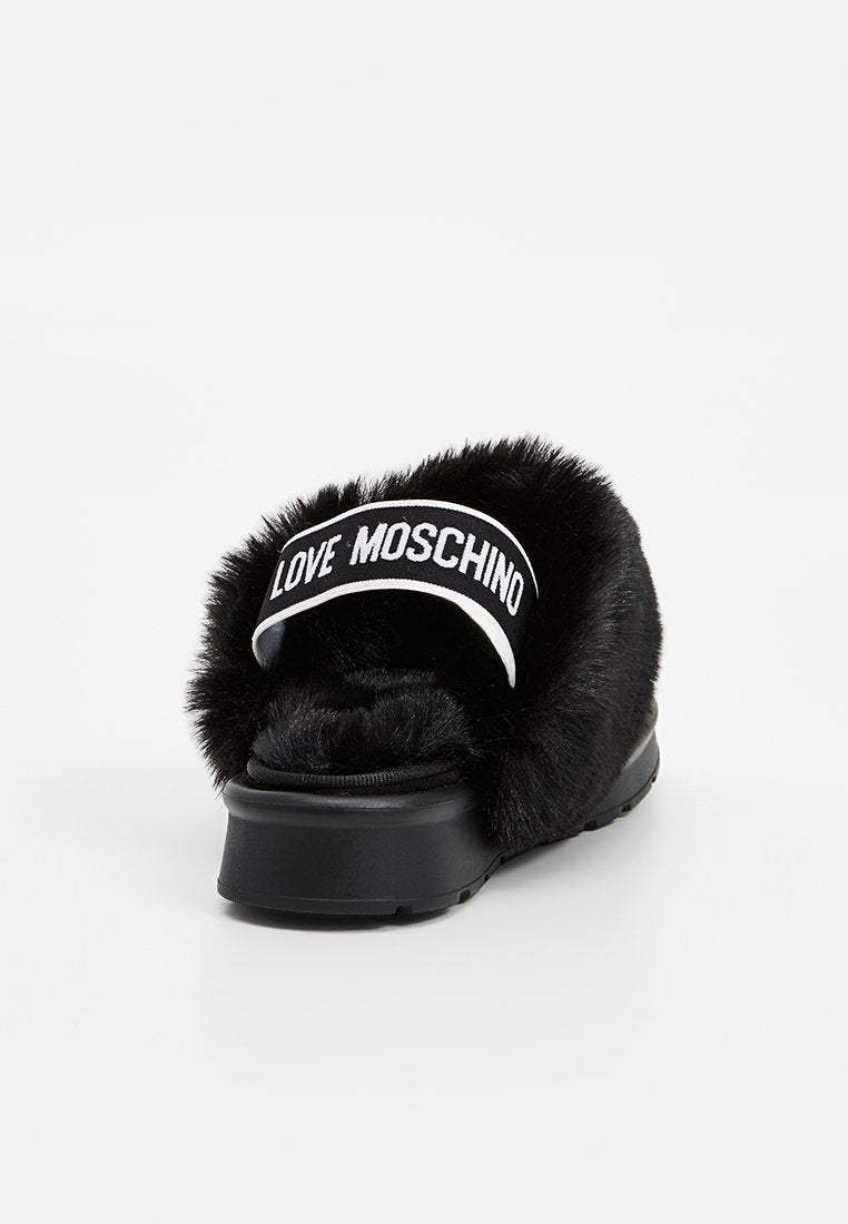 Love Moschino WINTER30