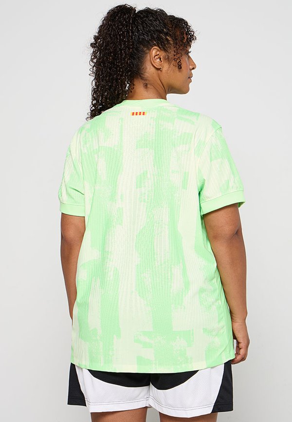 Nike Performance