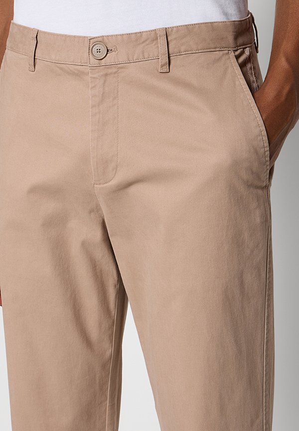 Armani Exchange REGULAR FIT