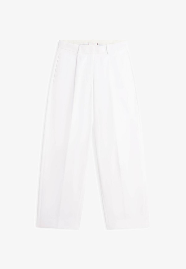 Tommy Hilfiger BARREL PLEATED CHINO - Wide Leg - optic white
