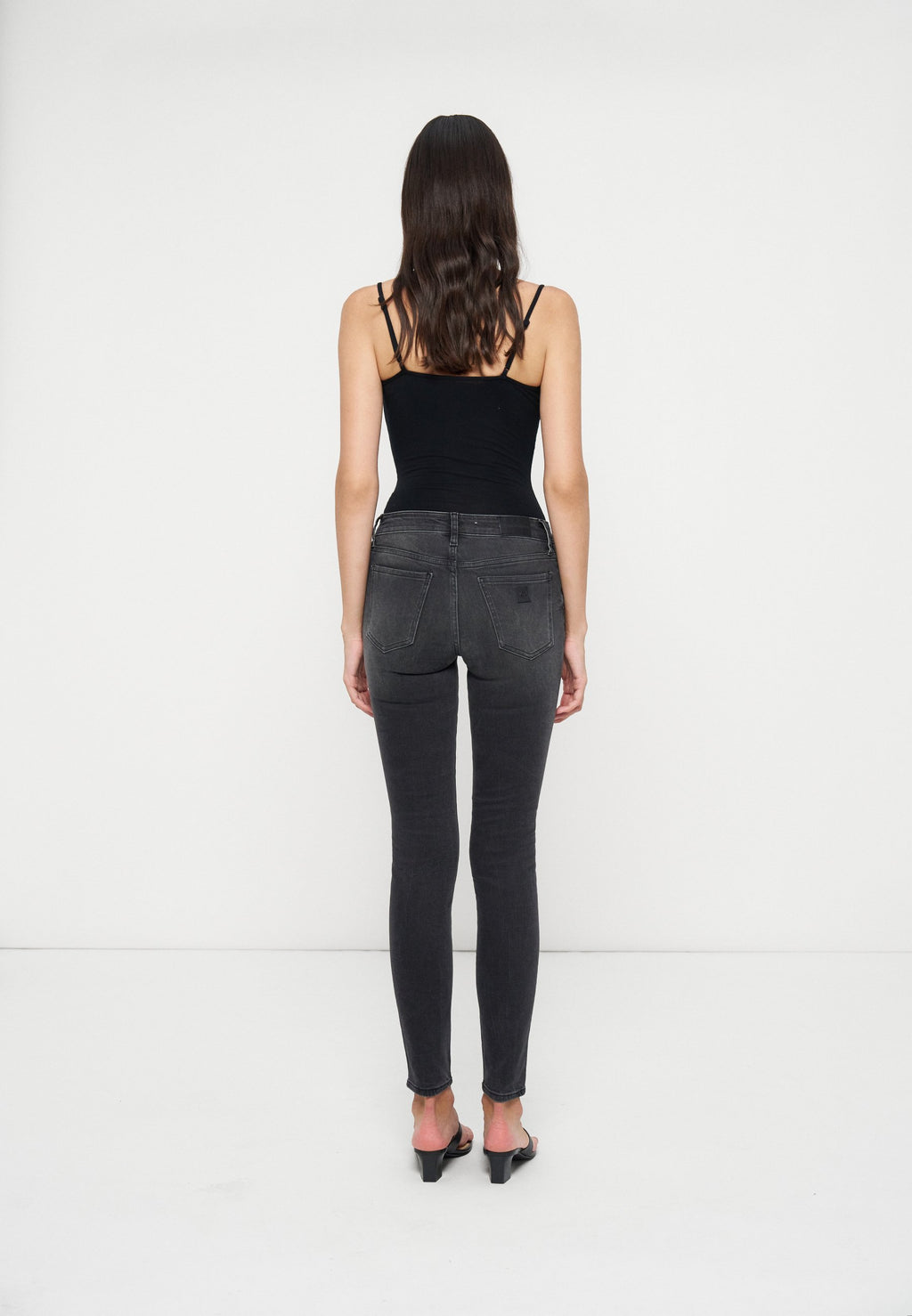 Armani Exchange Jeans Tapered Fit Media 2
