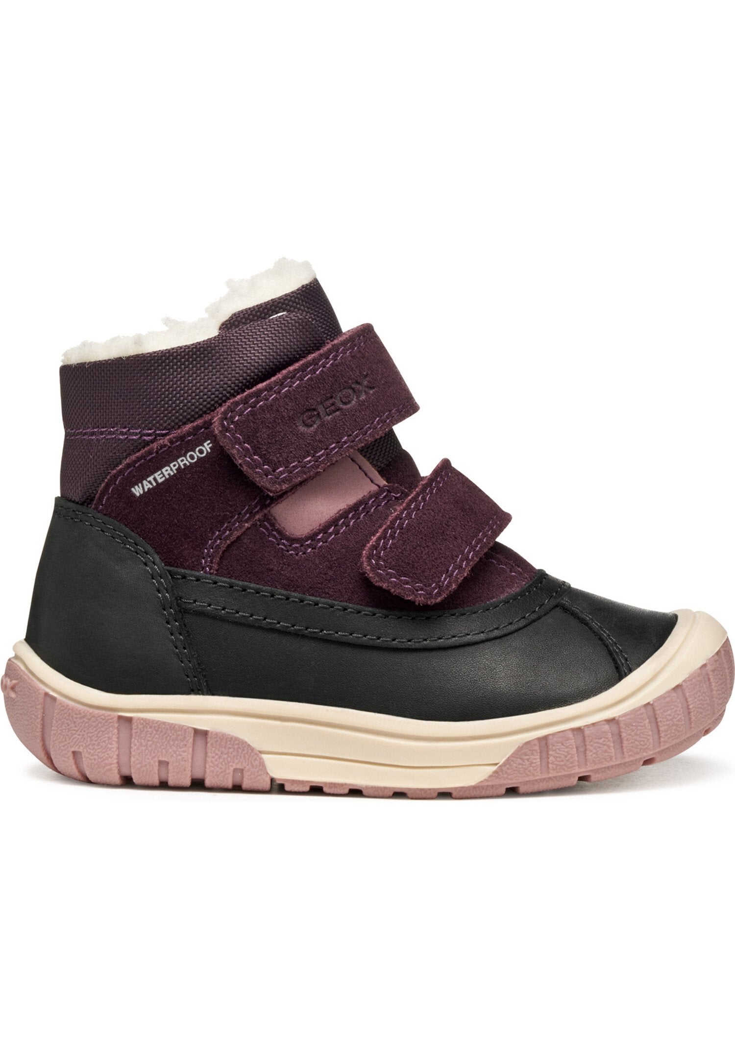 Schwarze und lila Stiefeletten aus wasserdichtem Material, mit weicher weißer Innenausstattung, zwei Klettverschlüssen und einer strukturierten pinken Gummisohle.