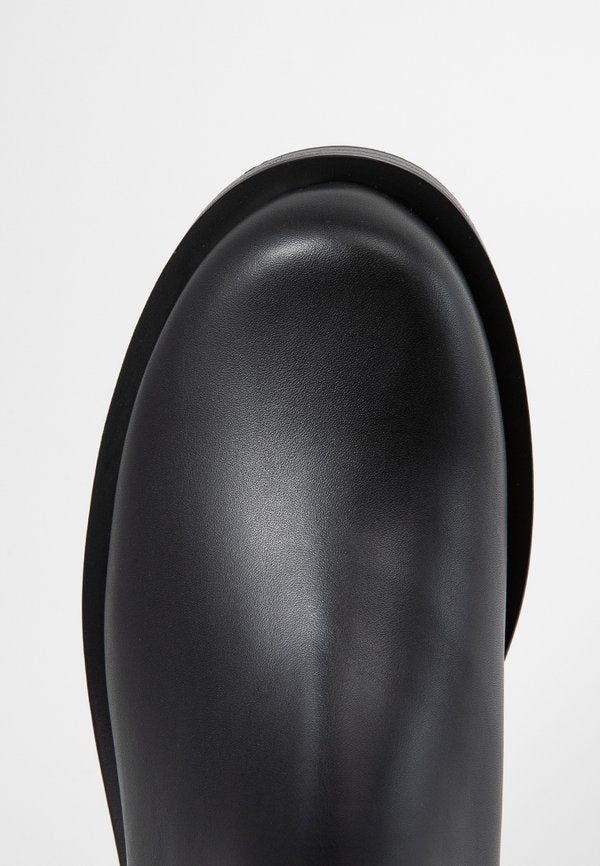 Stuart Weitzman