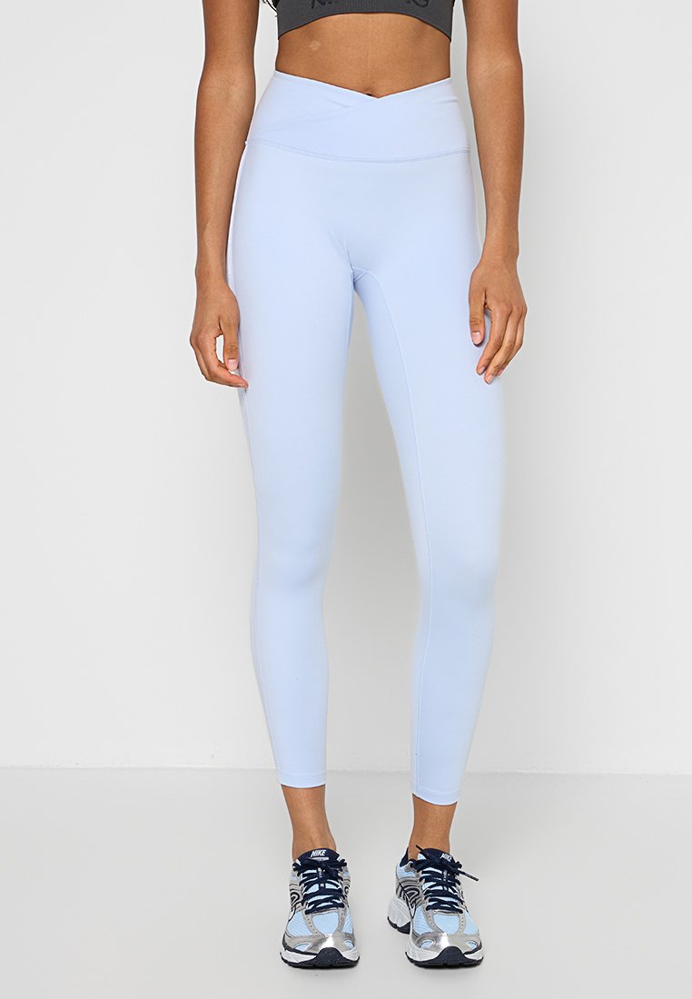 Nike Performance