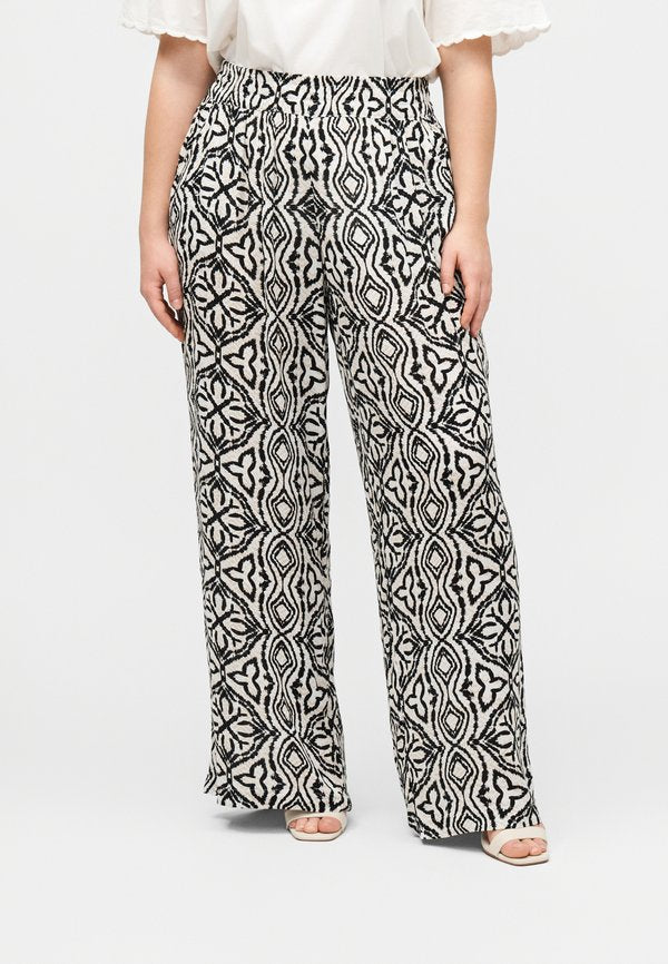 Vero Moda Curve VMMENNY WIDE PANTS - Trousers - birch