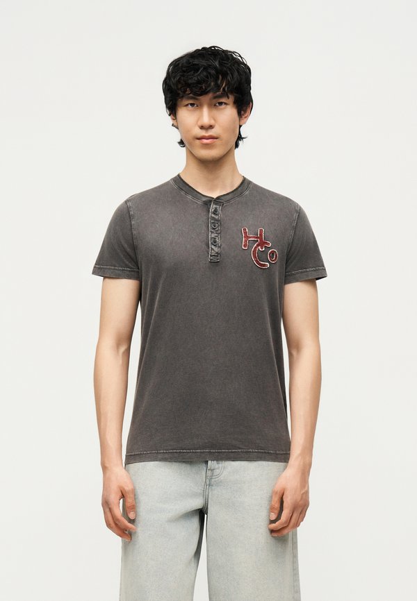 Hollister Co. SURF LOGO HENLEY