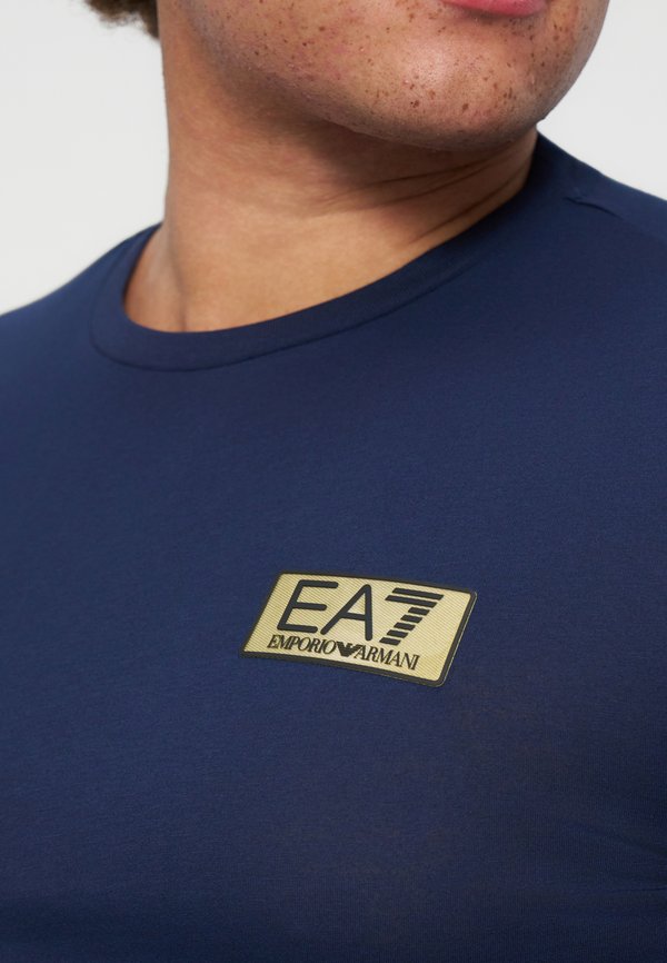 EA7 Emporio Armani