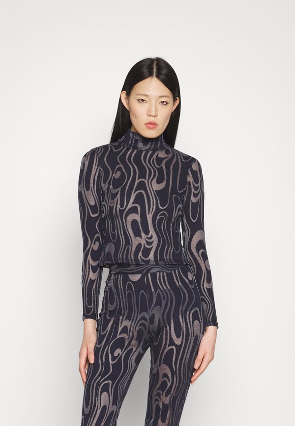 ECKHAUS LATTA SHRUNK TURTLENECK
