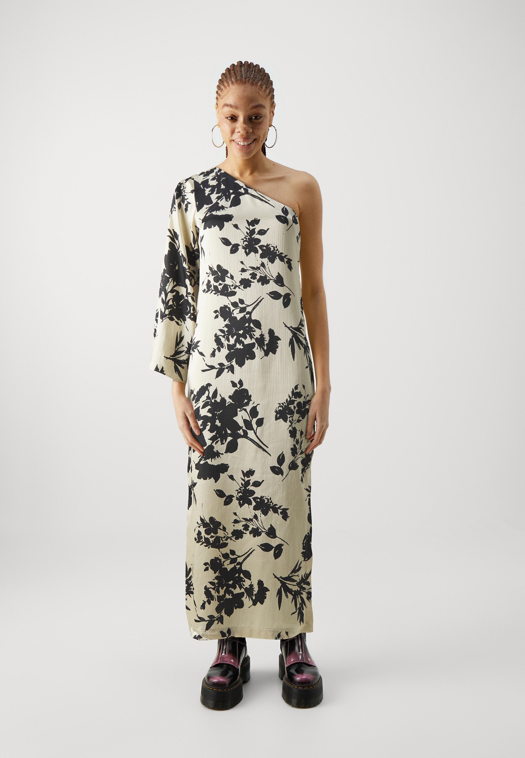 ONLSALIA ONE SHOULDER MIDI DRESS Media 3