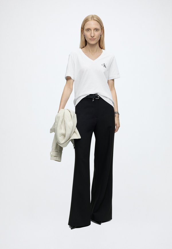 Calvin Klein Jeans MONOLOGO TEE - Basic T-shirt - bright white / rhododendron