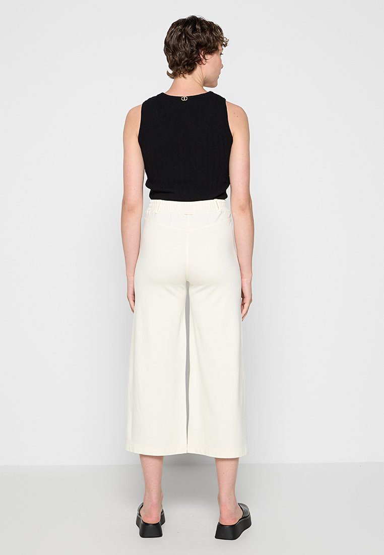 TWINSET