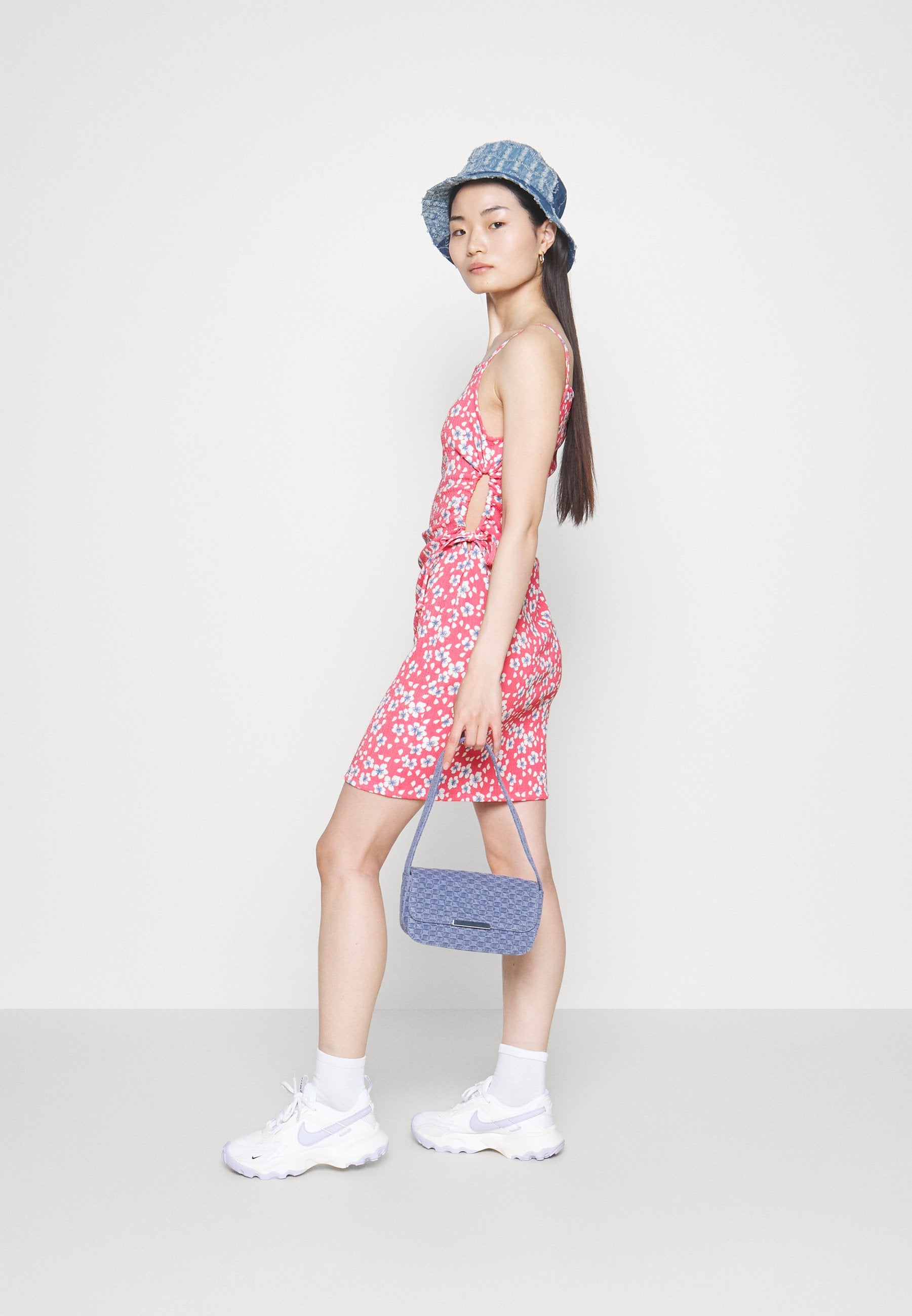 Pieces Petite PCHYLMU SL CUTOUT MINI DRESS KAC BC PTT