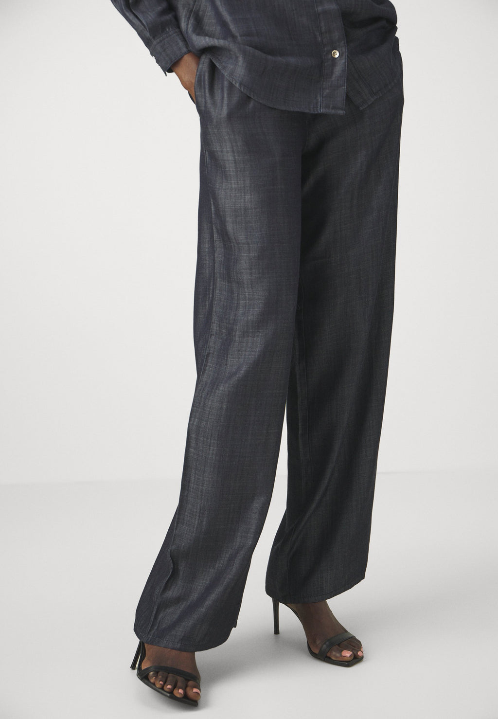 PANTALONI Media 6