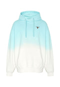 Hellblauer bis weißer Ombre-Hoodie mit Fronttasche, Kordelzug und einem kleinen Taucher-Patch auf der oberen linken Brust.