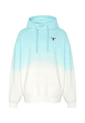 Hellblauer bis weißer Ombre-Hoodie mit Fronttasche, Kordelzug und einem kleinen Taucher-Patch auf der oberen linken Brust.