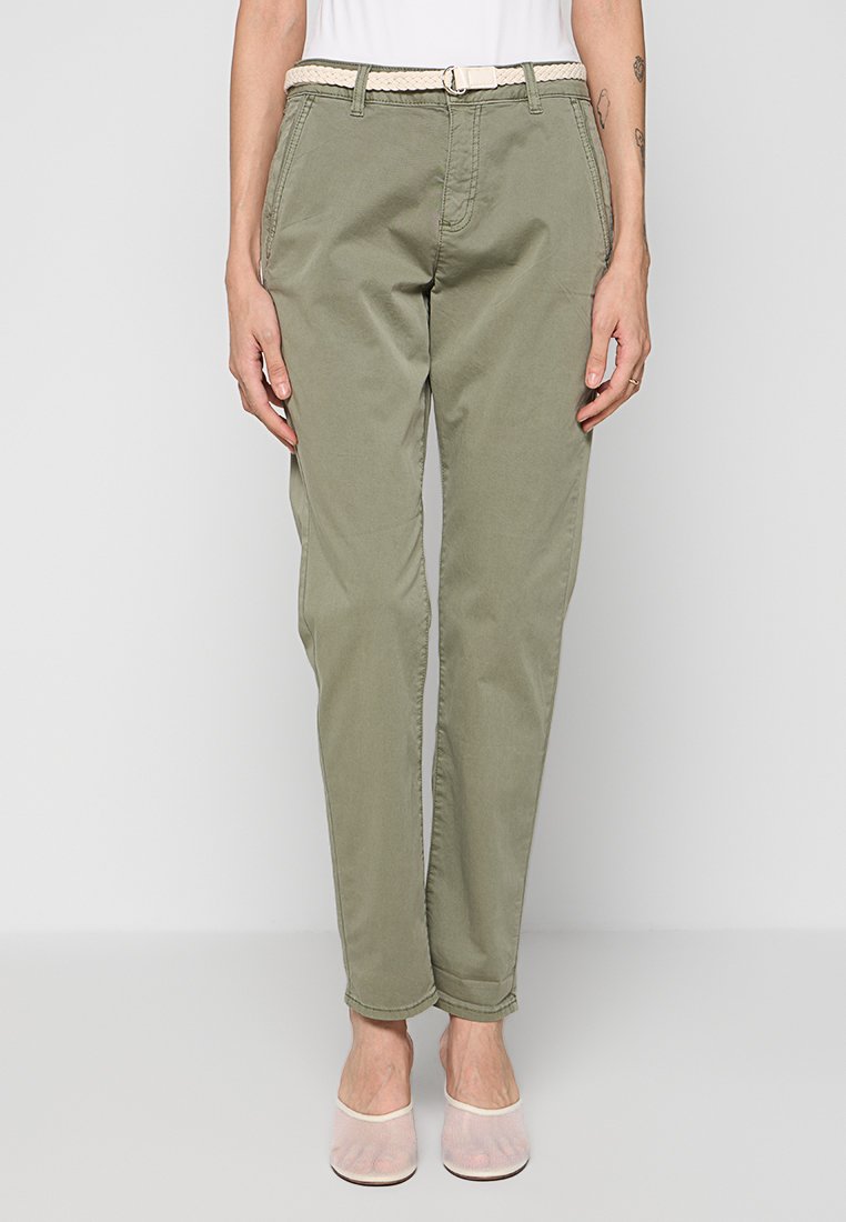 REGULAR FIT Media 1