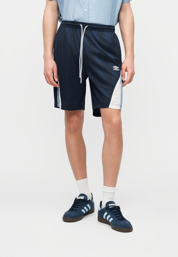 Umbro PANELLED