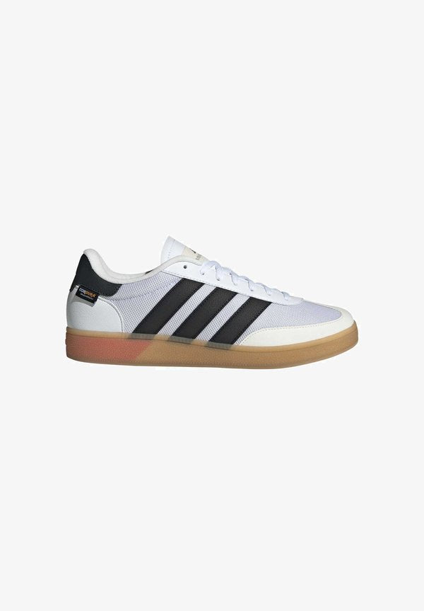 adidas Performance ADIDAS PERFORMANCE TRAINING SPEZIAL UNISEX - Training shoe - cloud white core black lucid red