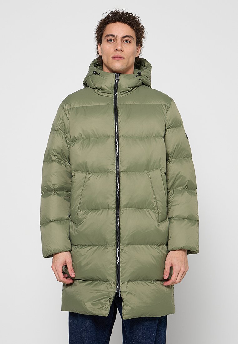 REGULAR FIT Media 1