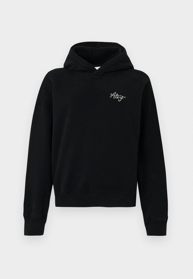 Schwarzer Kapuzenpullover mit langen Ärmeln und kleinem weißen "A&F"-Logo, das auf der Brust gestickt ist, vor einem schlichten weißen Hintergrund dargestellt.
