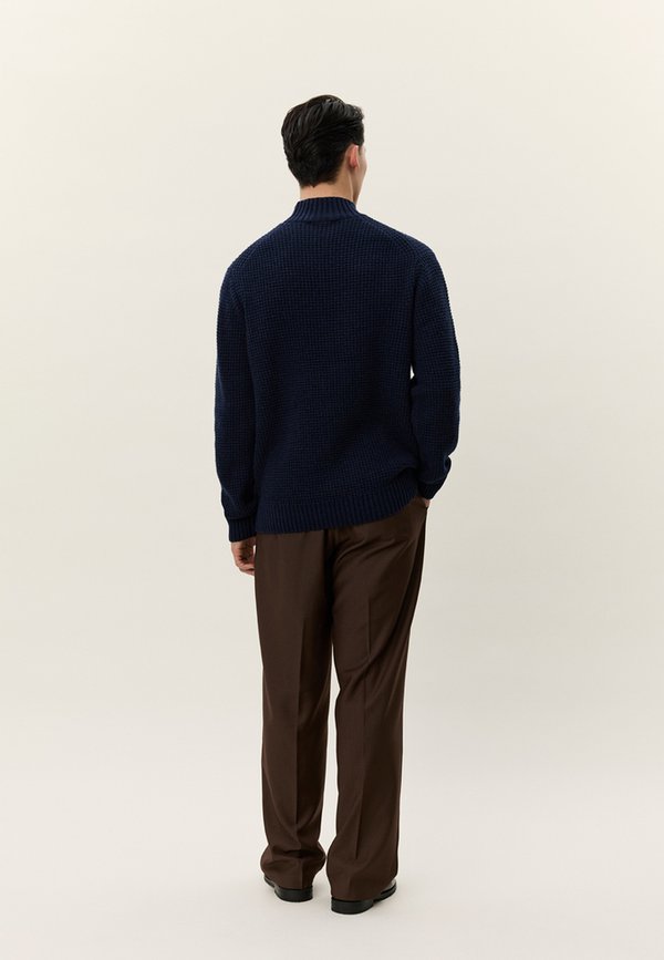 Les Deux GRADY WAFFLE MOCKNECK