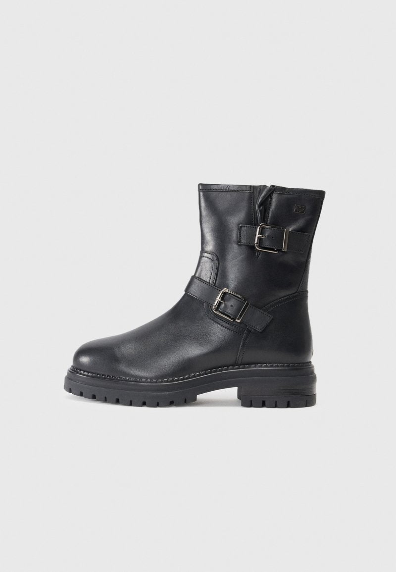 Lazamani Ankle Boot Media 1