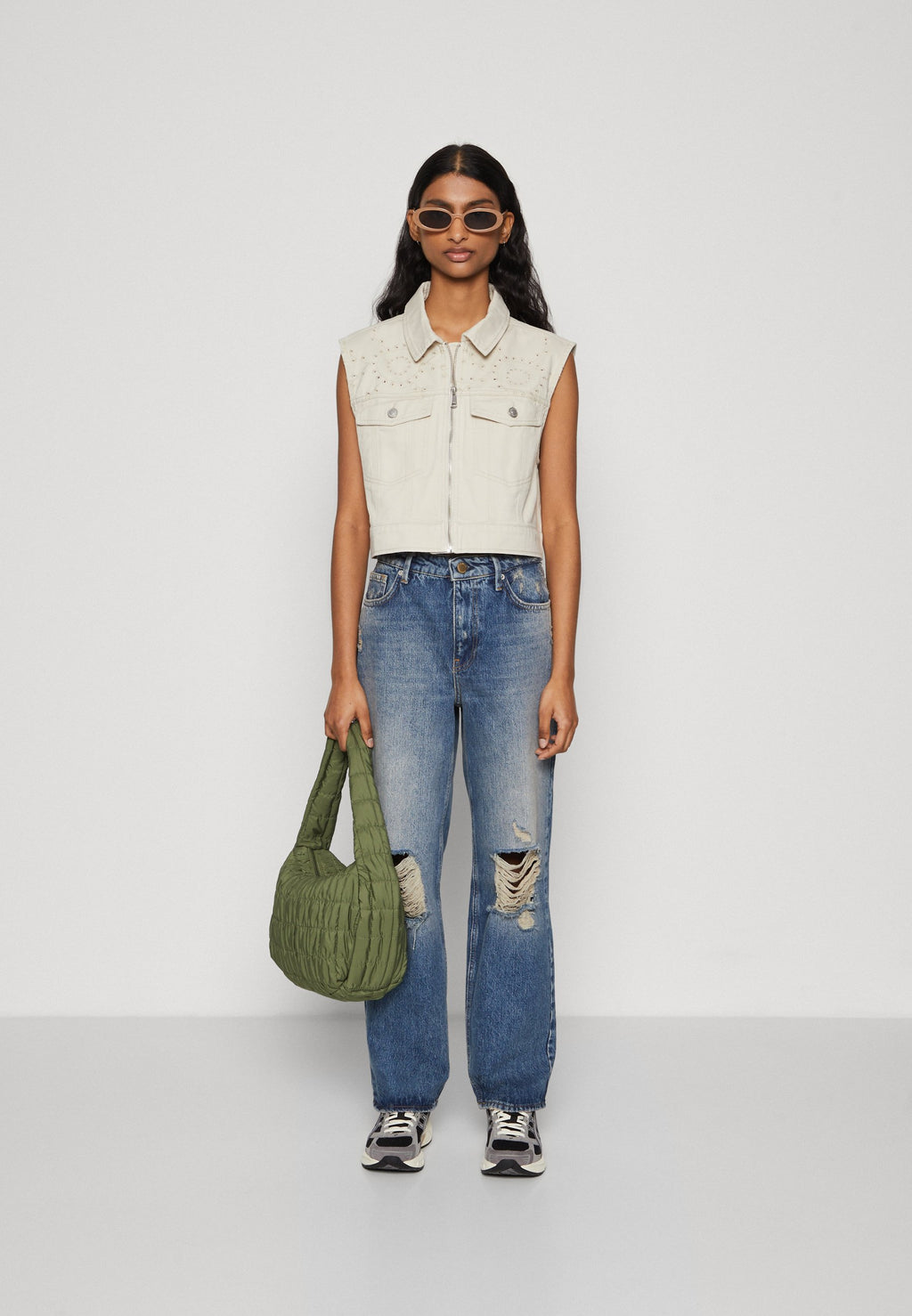 ONLELSA WAISTCOAT Media 2