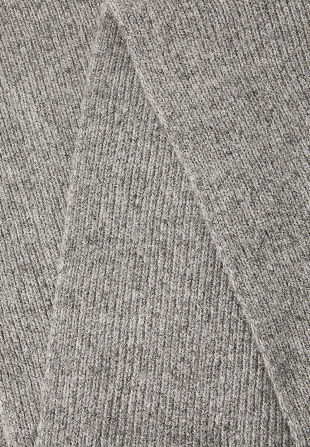 SIGNATURE SCARF Media 2