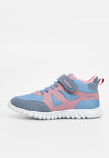 Blaues und pinkfarbenes Kindersneaker mit weißer Sohle, Klettverschluss, Schnürsenkeln sowie Obermaterial aus Textil und Synthese.