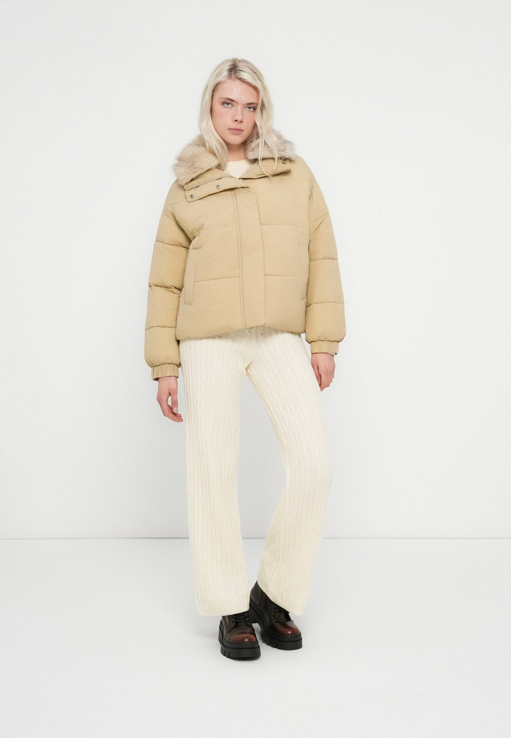 GAP PUFFER COLLAR