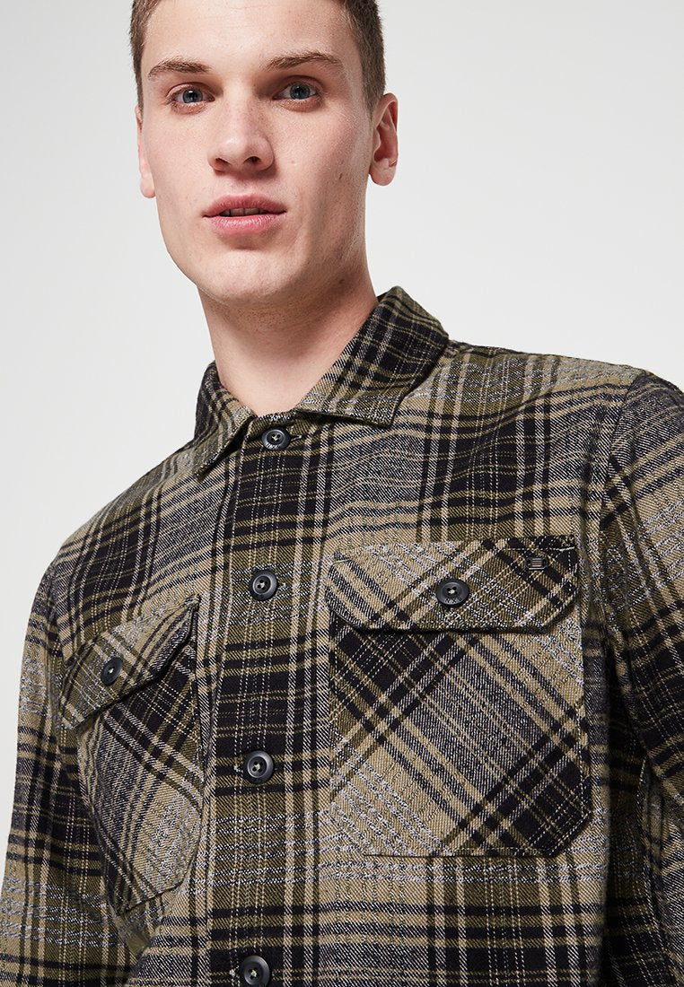 REGULAR FIT Media 3
