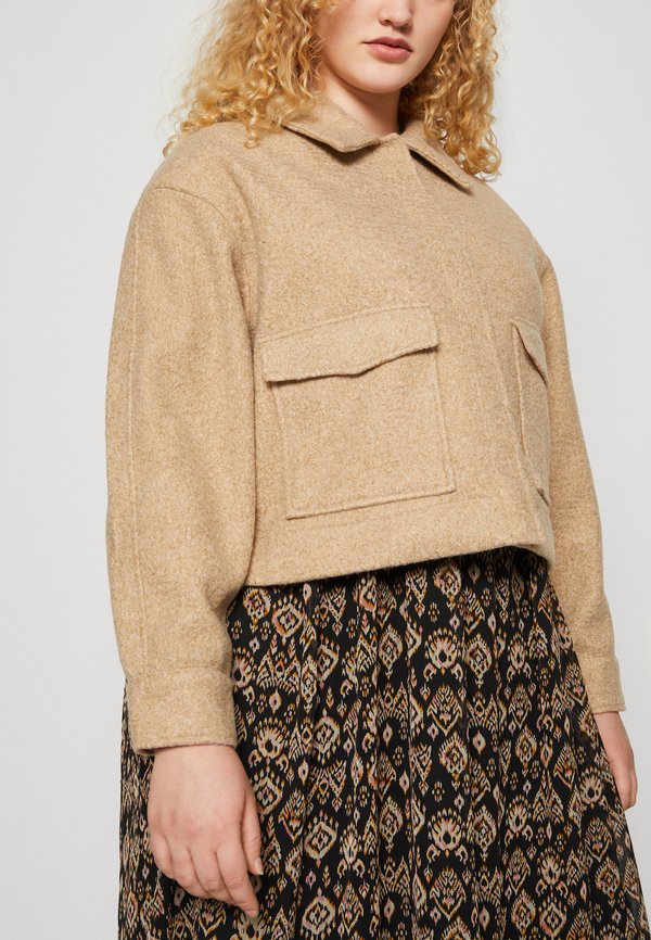 Vero Moda Curve VMMEGAN SHORT JACKET