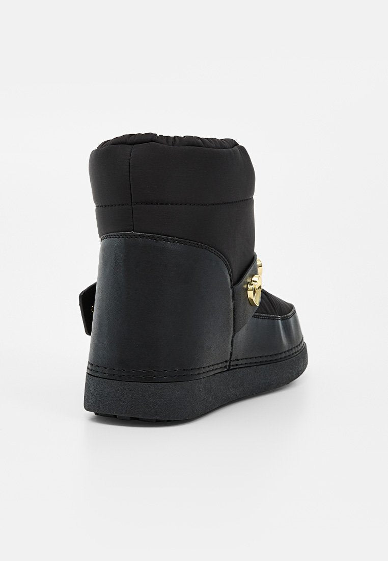 Love Moschino