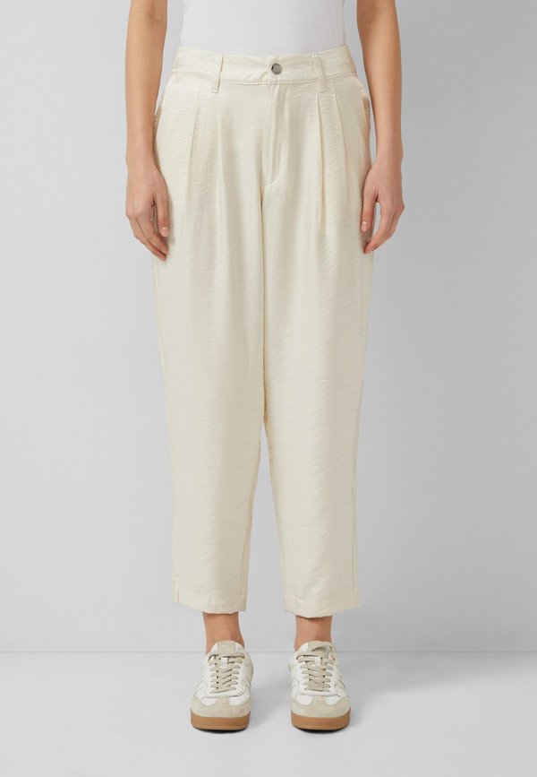 s.Oliver HOSE - Trousers - helles beige
