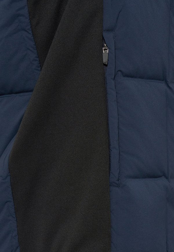 EA7 Emporio Armani