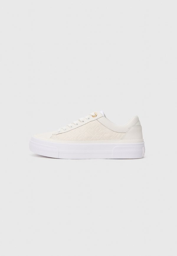 Tommy Hilfiger TH MONOGRAM QUILTED LEATHER PLATFORM TRAINERS - Trainers - ecru