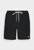 Schwarze Schwimmshorts für Herren mit weißem Kordelzug und kleinem weißem Alpha Industries Logo am linken Bein.