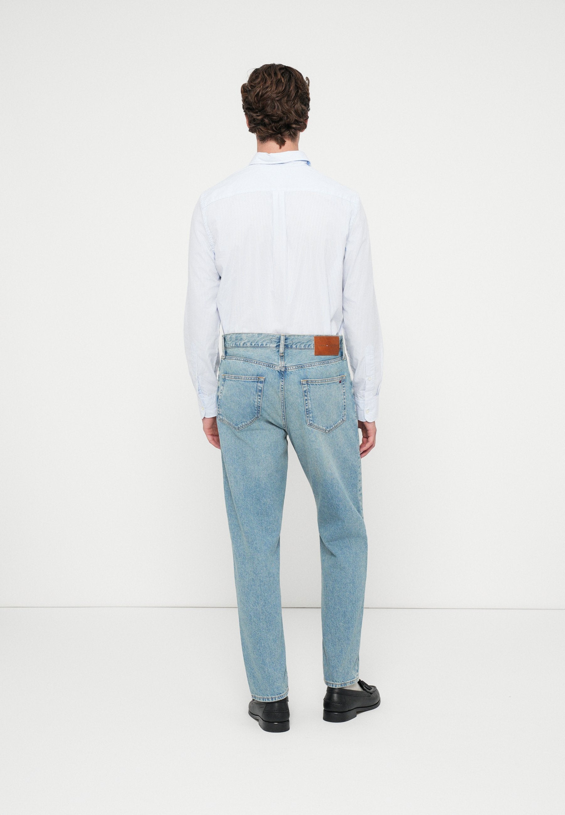 HARLEM FADED TAPERED LEG JEANS Media 4
